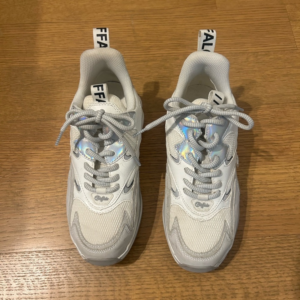 Buffalo Cai white sneakers